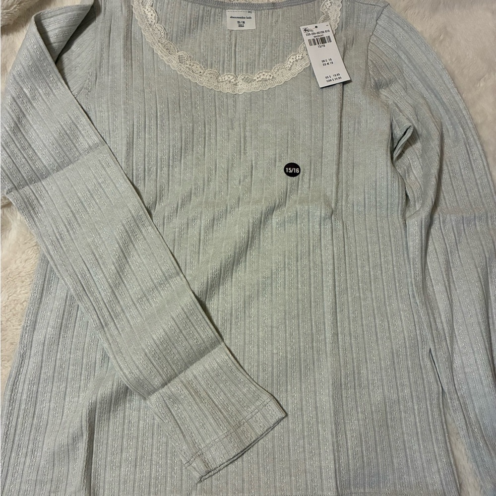 Abercrombie Kids Light Gray Long Sleeve Tee